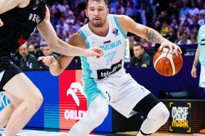 九游-东契奇连续十五场比赛得分超过关键助攻，TL挑战极限！的简单介绍