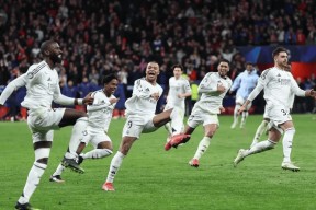 九游-C罗爆冷击败加拿大队，战术调整引爆全场！的简单介绍