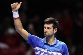 九游- 费德勒女儿捂脸2014温网 